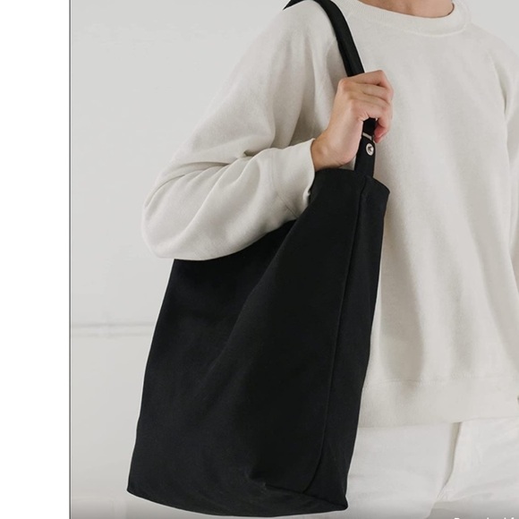 BAGGU Black Vertical Canvas Duck Bag - Picture 2 of 12
